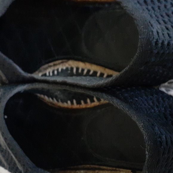 Chanel shoes - Picture 8 of 12